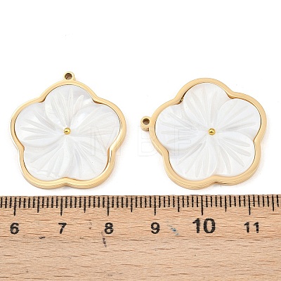 Natural White Shell Pendants STAS-C158-07B-G-1