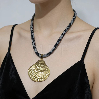 Summer Beach Zinc Alloy Shell Shape Pendant Round Printed Nylon Cord Necklaces for Women WG936D5-02-1