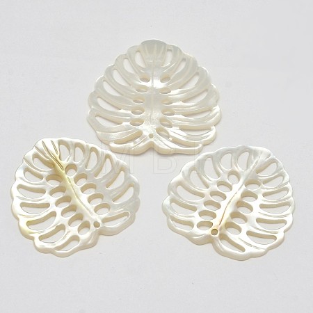Natural Mother of Pearl Shell Pendants SSHEL-L002-09-1