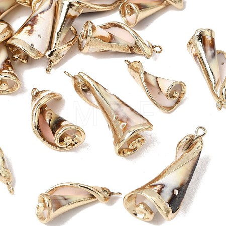 Brass & Natural Shell Pendants SH-CBA27C9-12-1