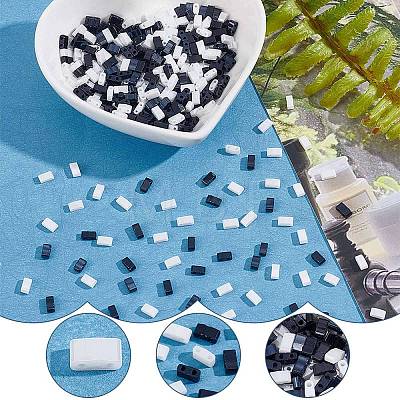 300Pcs 2 Colors 2-Hole Opaque Glass Seed Beads SEED-AR0001-31-1